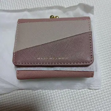 3단 폴더형 지갑 핑크 계열 카드 포켓 부착