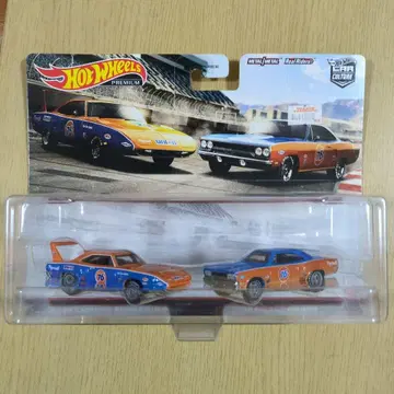 Hot Wheels Premium 76 미니카 2대 세트