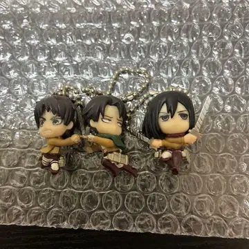 진격의 거인 스윙 미니 피규어 키링 3체 세트