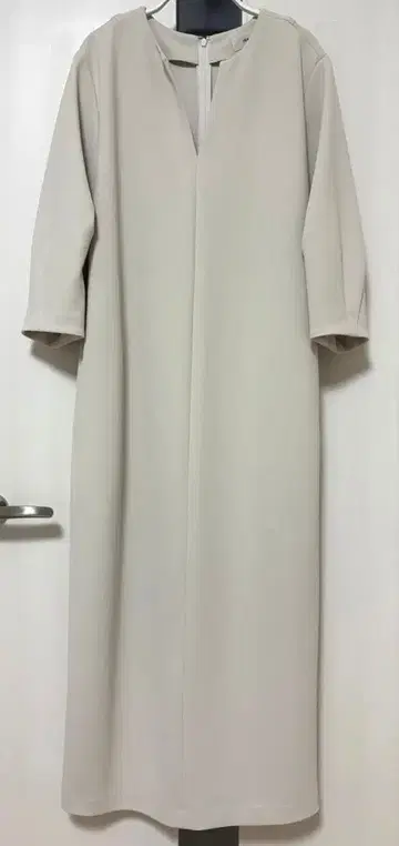 이에나 턱 슬리브 원피스