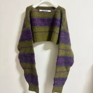 PERVERZE 크롭 모헤어 니트 스웨터