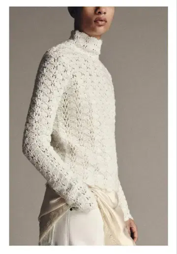 완판템 ZARA 대비 니트 스웨터 S 에크루 이번 시즌 신상