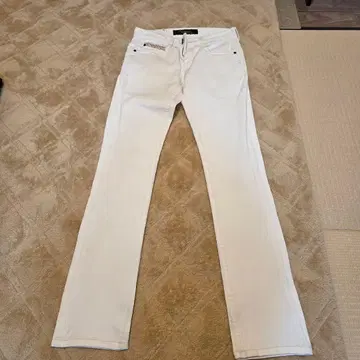 CLOUD72 화이트 데님 슬림 핏