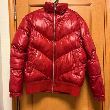 UNDECIDE 레드 다운 자켓 M 사이즈