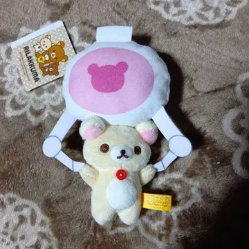 리락쿠마 크레인에 매달린 부들부들 봉제 인형 코리락쿠마