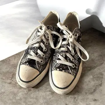 컨버스 올스타 반다나 패턴 스니커즈 블랙