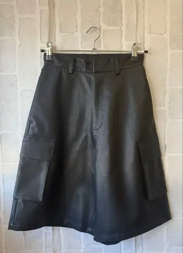 여성용 가죽 숏팬츠 샘플