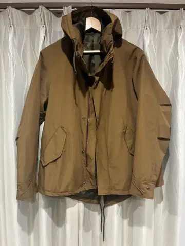 [ COMME CA ISM ] 컴시즘 마운틴 후드티 나일론 자켓