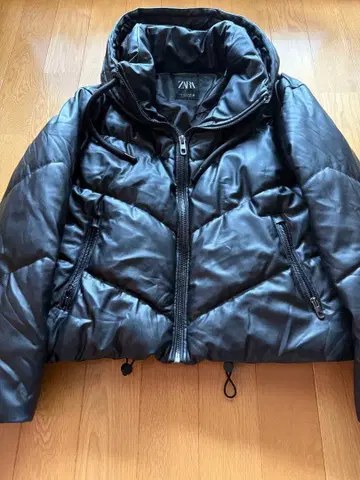 ZARA 인조 가죽 크롭 다운 자켓 사이즈 S