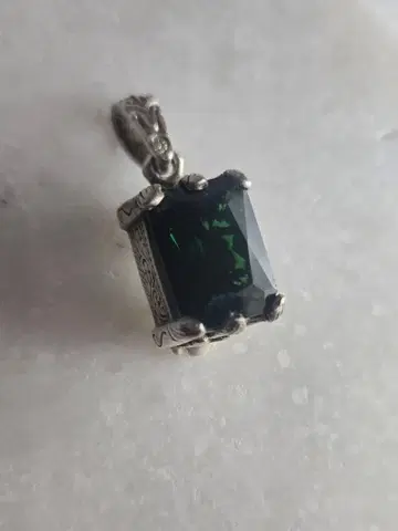 [ ZOCALO ] 이슬라믹 스퀘어 펜던트 탑 S 그린 쿼츠