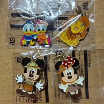 디즈니 캐릭터 아크릴 키링 4개 세트