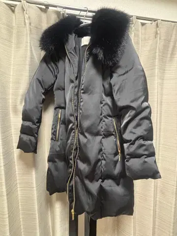 etimy 퍼 달린 다운 자켓 블랙