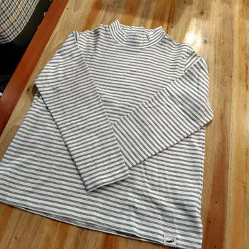 크로커다일 보더 무늬 하이넥 코튼 티셔츠