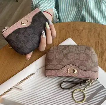 [ 새상품 ] C 로고 코인 케이스 미니 파우치