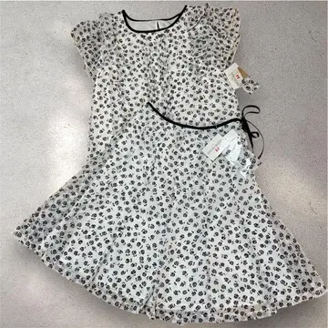 [M] 택 포함 새상품 갤러리 비스콘티 블라우스와 스커트 셋업