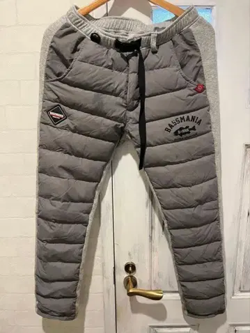 바스매니아 다운 팬츠 M 사이즈 한정판