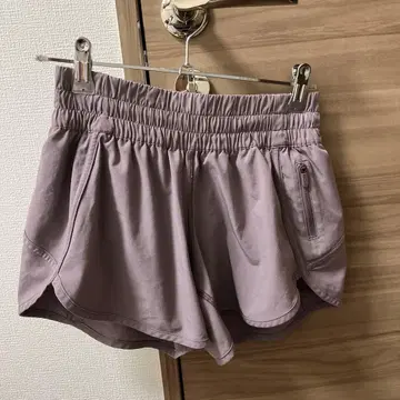 룰루레몬 퍼플 숏팬츠