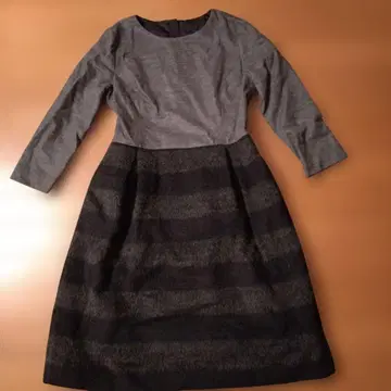 INED 그레이 블랙 스트라이프 원피스