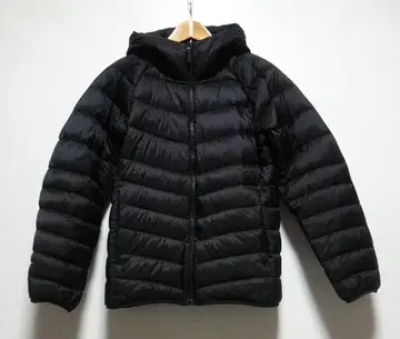 유니클로 울트라 라이트 다운 후드티 (3D 컷) 다운 자켓 남성용 S