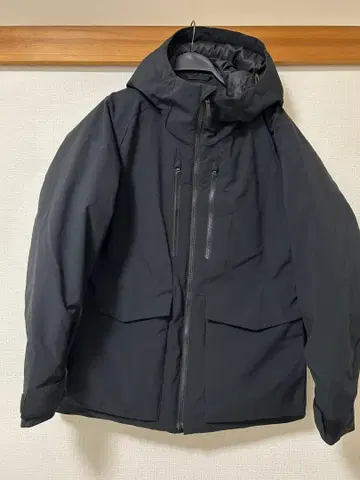 유니클로 하이브리드 다운 후드티 블랙 다운 자켓 블랙