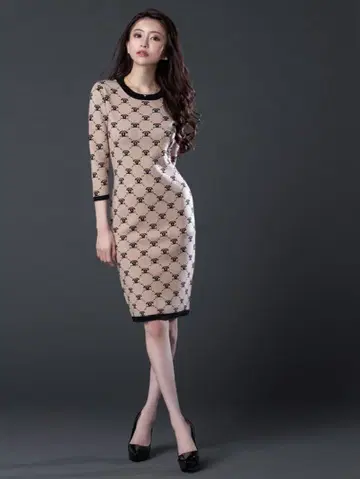 EmiriaWiz 에밀리아 위즈 모노그램 패턴 자카드 니트 원피스