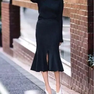 Her lip to 블랙 플레어 스커트 S