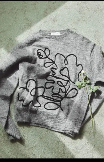 완판! SLOBE IENA 자수 플라워 니트 정가 13,200엔