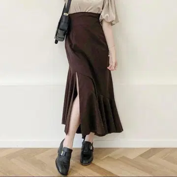 dazzlin 언밸런스 내로우 플레어 스커트