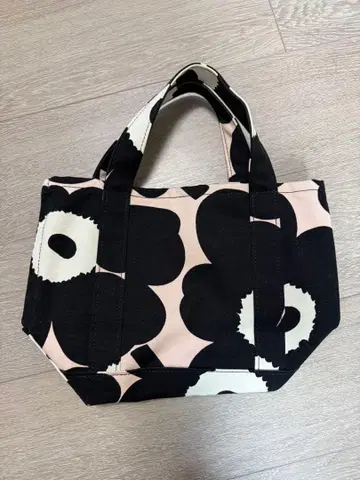 새상품급 marimekko 토트백 블랙 핑크 화이트