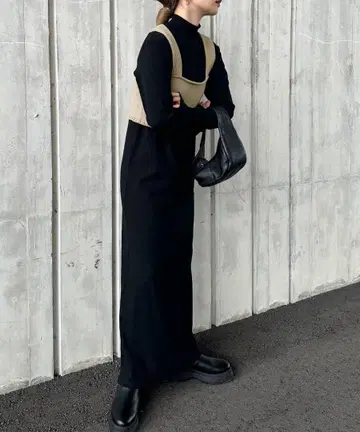 셀렉트모카 핑거 슬리브 프티 하이 립 원피스