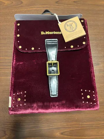 닥터 마틴 버건디 벨벳 백팩