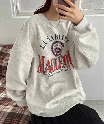 DISCOAT MAULEON 칼리지 로고 맨투맨 라이트 베이지