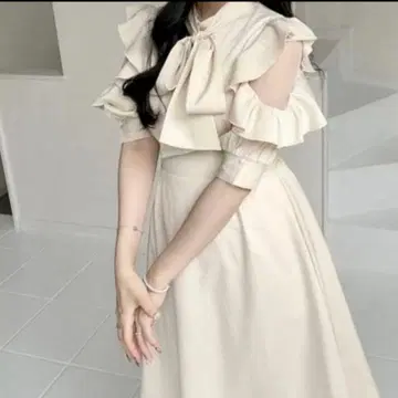 tity&Co. 시어 프릴 소매 보타이 리본 원피스 화이트