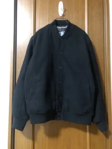 GU 블랙 바시티 자켓 루즈핏