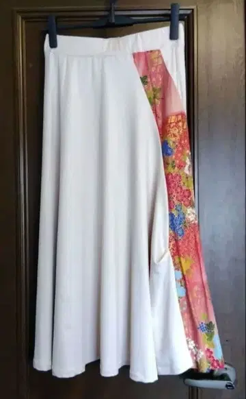 배송비 포함 T.KUNITOMO 롱 플레어 스커트