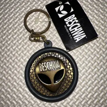 [ 미사용 ] BESCHWA 에이리언형 메달 키링