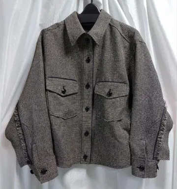 Gready Brilliant 체크 무늬 프릴 디자인 자켓