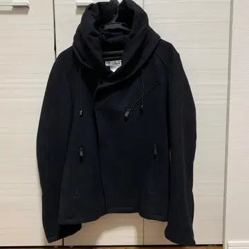 캐서린 햄넷 멜톤 울 후디드 커버 라이더스