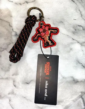 STRANGER THINGS niko and 콜라보 키 참