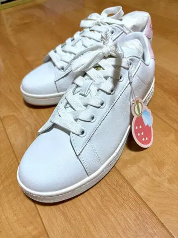 스토푸리 스니커즈