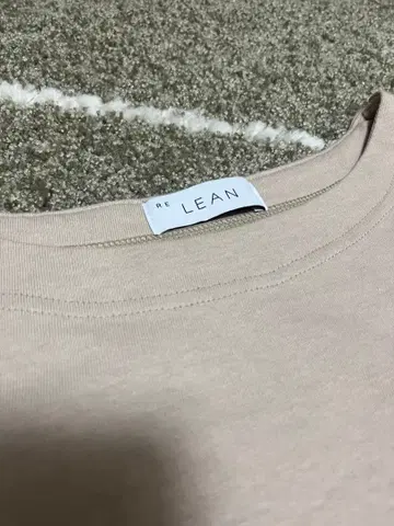 RE LEAN 상의 긴팔 미사용품