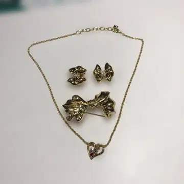 12963 니나리치 리본 모티브 목걸이와 귀찌, 브로치 세트
