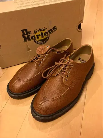 [ 미사용 새상품 ] Dr. Martens 브라운 드레스 슈즈 닥터마틴
