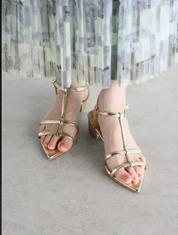 [ 미사용 새상품 ] 야마다야 PECHINCHAR 샌들 사이즈 38 골드