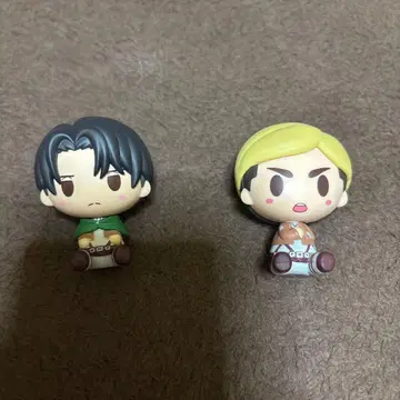 제일복권 진격의 거인 쵸코놋코 2체 세트