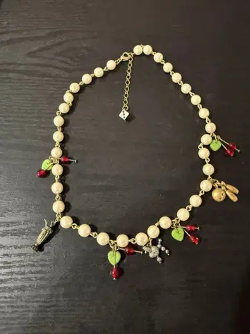 펄 체리 다이스 푸들 목걸이 사보이 클로징