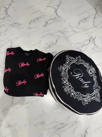 Rady 블랙 니트 상의