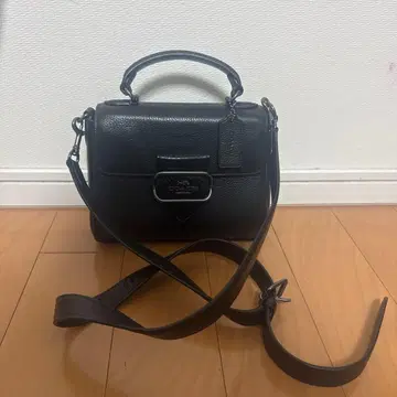 가죽 블랙 숄더백