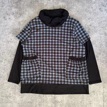 파랑과 블랙 체크 무늬 하이넥 니트 레이어드