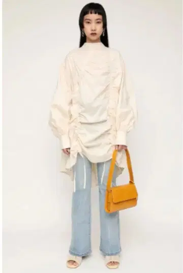 SLY 아이보리 SHIRRING MOCK NECK 드레스